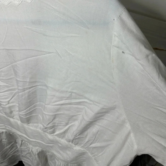 Soft Surroundings size Medium women’s embroidered top gorgeous floral detailing - Picture 5 of 6